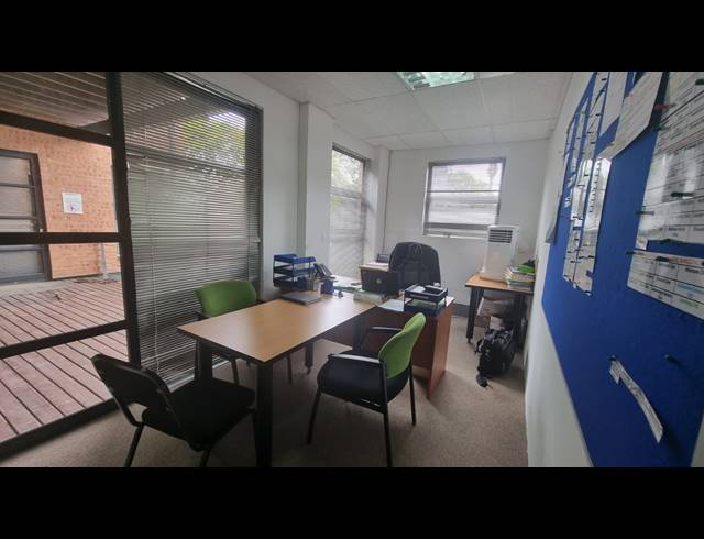 107M² OFFICE FOR SALE IN NELSPRUIT CENTRAL